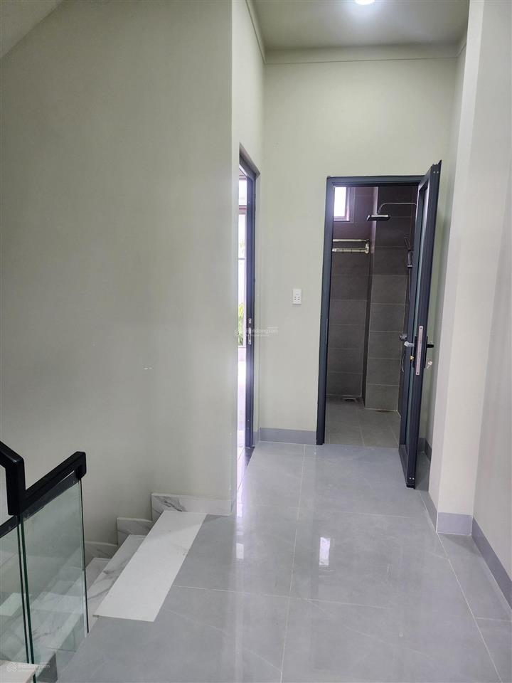 Chính chủ cần cho thuê nhà kim kim trần 1 trệt 2 lầu 4pn 3wc, với giá 10 triệu vnđ/tháng 0902 916 ***