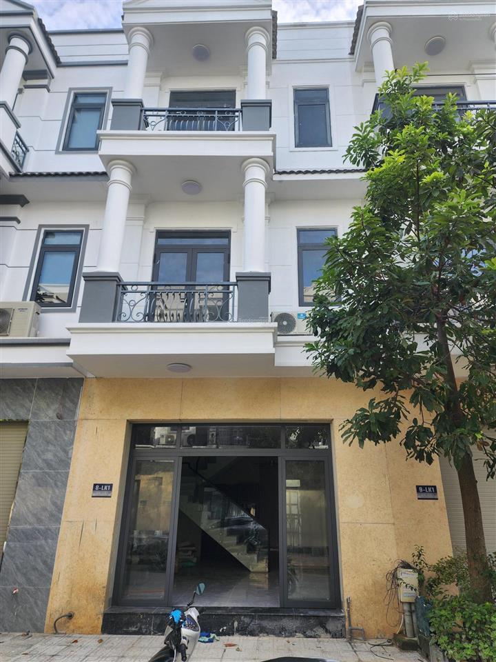 Chính chủ cần cho thuê nhà kim kim trần 1 trệt 2 lầu 4pn 3wc, với giá 10 triệu vnđ/tháng 0902 916 ***