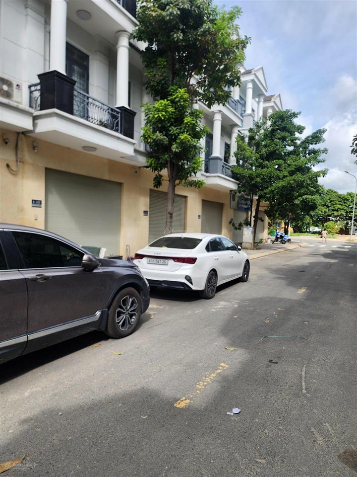 Chính chủ cần cho thuê nhà kim kim trần 1 trệt 2 lầu 4pn 3wc, với giá 10 triệu vnđ/tháng 0902 916 ***