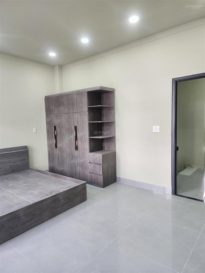 Chính chủ cần cho thuê nhà kim kim trần 1 trệt 2 lầu 4pn 3wc, với giá 10 triệu vnđ/tháng 0902 916 ***