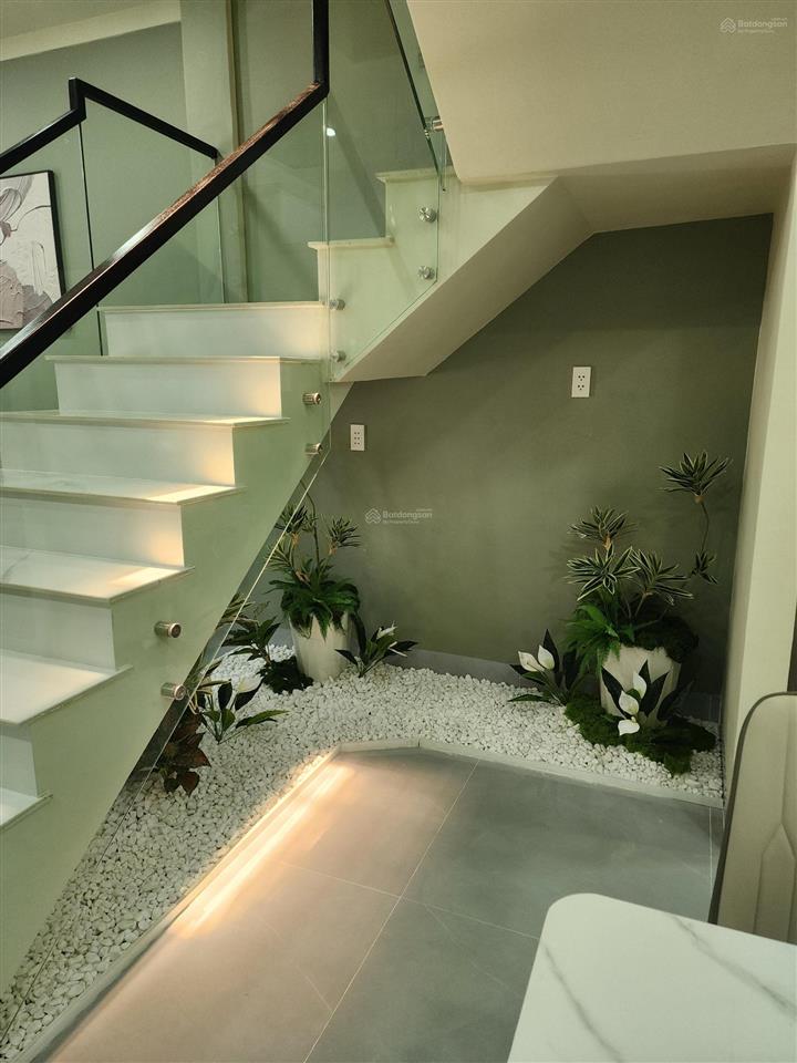Chính chủ cần cho thuê nhà kim kim trần 1 trệt 2 lầu 4pn 3wc, với giá 10 triệu vnđ/tháng
