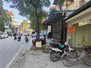 Cho thuê cửa hàng, mbkd ngã 3 ba la giá hợp lý mặt phố to sầm uất, giá chỉ 7tr