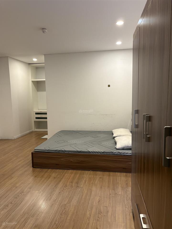 Chính chủ cho thuê căn hộ 81 m2, 2pn, 2wc tại mipec riverside long biên, hn