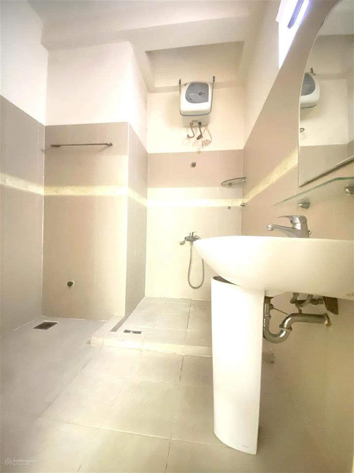 Cần bán gấp nhà hồ văn huê 4 tầng dt (4x17)m, hxh 5m