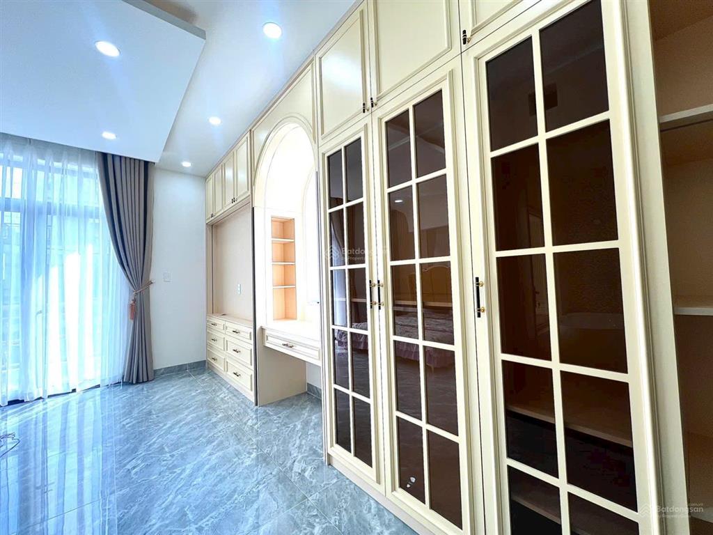 Nhà mới 2 mặt tiền đẹp như châu âu full nội thất dọn vô đón tết ngay