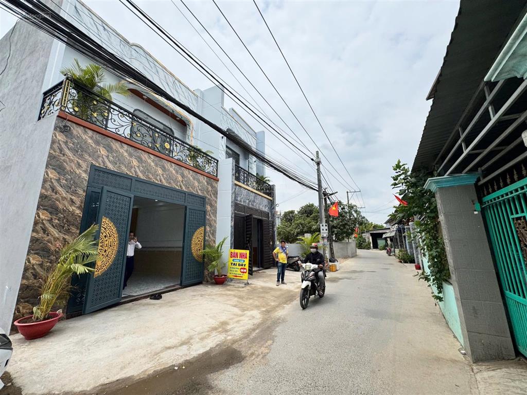 Nhà mới đường thông giá siêu hời ngay sát trục chính bùi hữu nghĩa / sát bên dĩ an, ql 1k