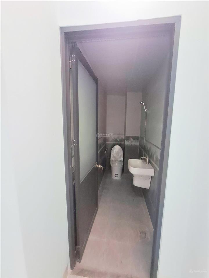 Nhà đẹp mới dây gần ga metro bến xe đường ô tô giá hời 0933 352 ***