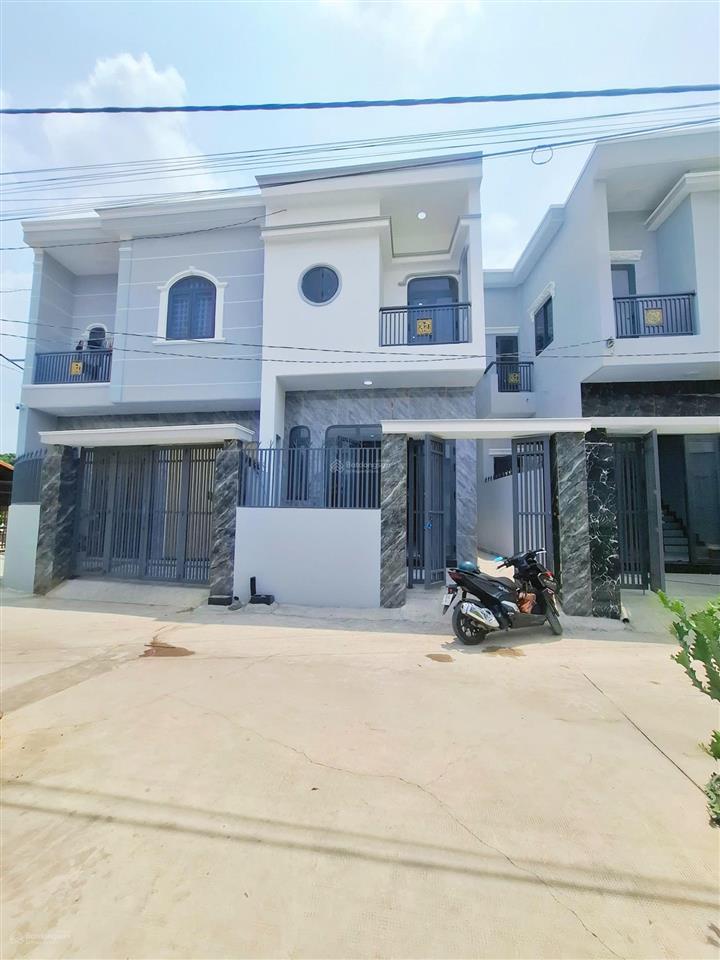 Nhà đẹp mới dây gần ga metro bến xe đường ô tô giá hời 0933 352 ***