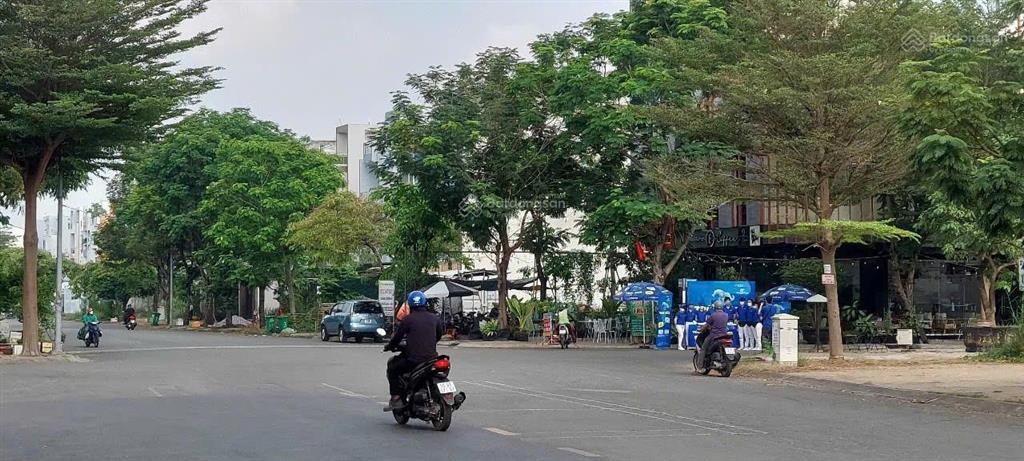 Bán lô đất biệt thự góc 2 mặt tiền đẹp sổ hồng cá nhân khu khang điền  intresco