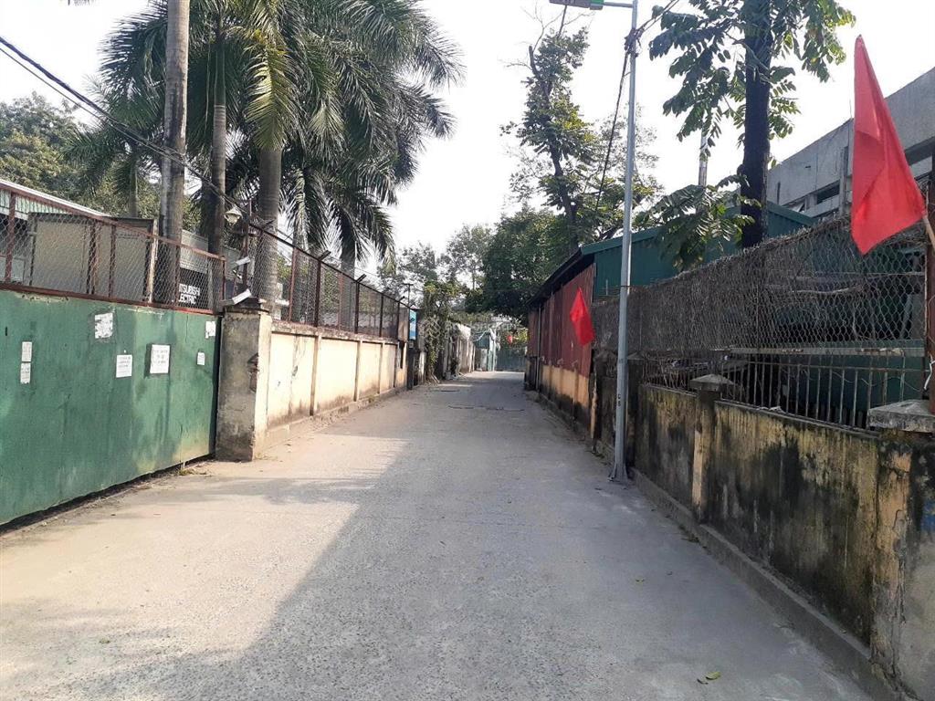 Chính chủ cho thuê kho 450m2, nhà mái bằng, đường lớn, an ninh 24/24, thời hạn thuê ổn định