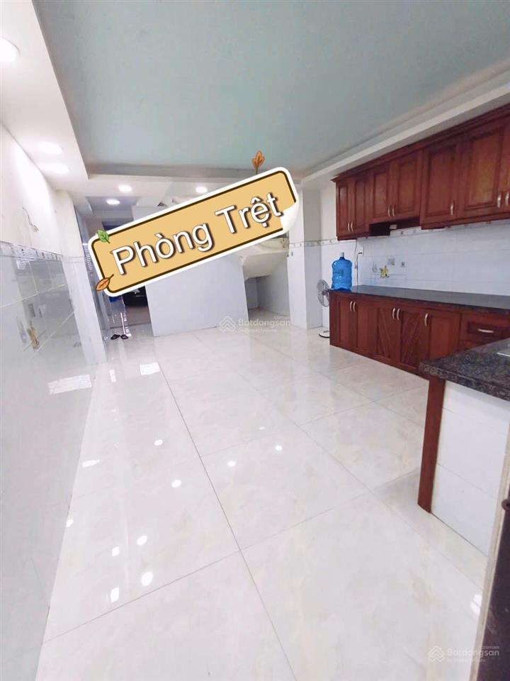 Phòng mới rộng 35m2 có gian bếp, sân & cửa sổ to  ngay công viên an sương. giá 3tr