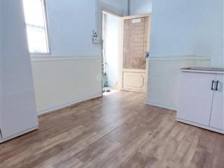 Giá 3.3tr  còn 1 phòng full nội thất  có ban công, cửa sổ trời. gần nhà ga t3 & tòa nhà etown