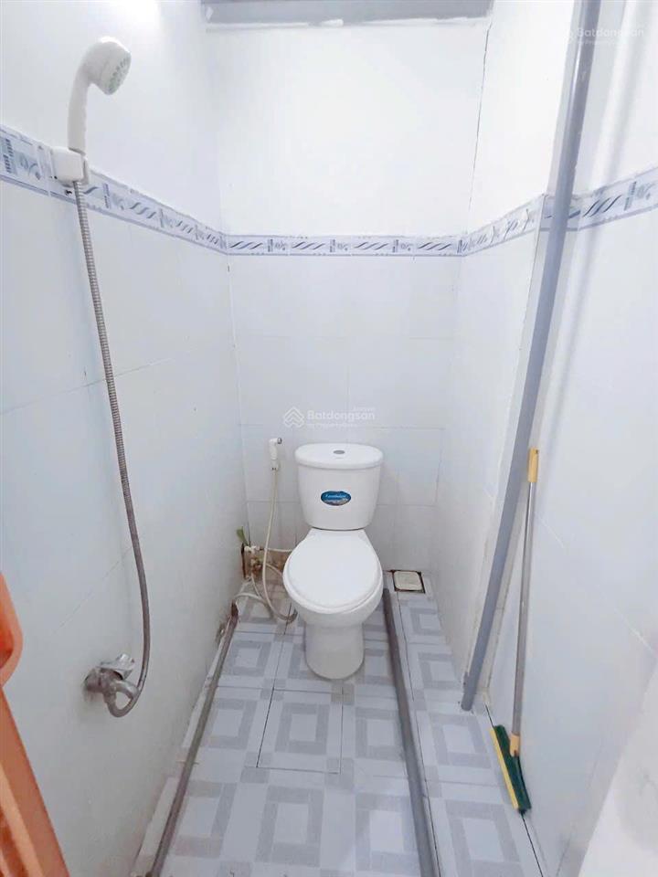 Phòng full nội thất  giá 3tr  hẻm đối diện tòa nhà e town, gần nhà ga t3