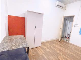 Phòng full nội thất  giá 3tr  hẻm đối diện tòa nhà e town, gần nhà ga t3