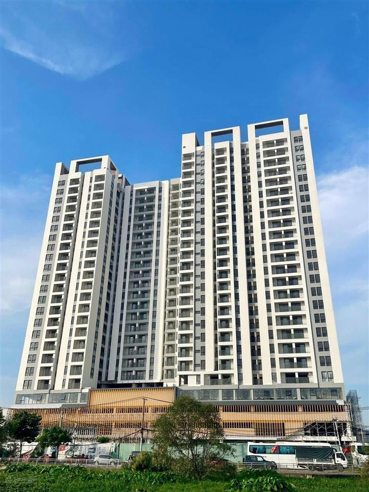 Rổ hàng chuyển nhượng auroda q8 bến bình đông 2,3 tỷ căn nhận nhà sau tết