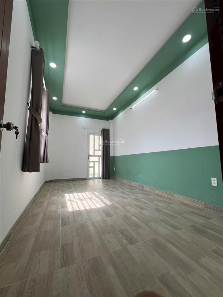 Chính chủ cần bán nhà phố sẵn sổ 5,8 tỷ 1 trệt 2 lầu 1 tum hoàn công 167m