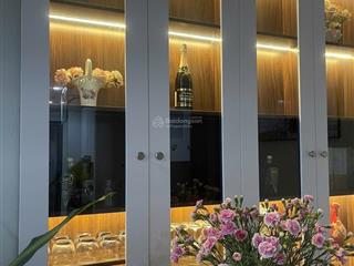 Bán gấp căn hà nội homeland, long biên tầng trung giá nhỉnh 5,1 tỷ full nội thất