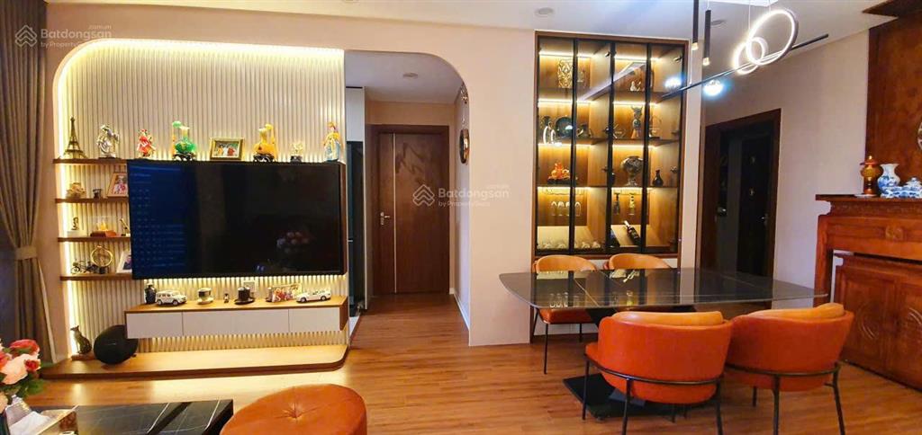Cần bán căn hộ bình minh garden việt hưng 3pn 2wc sẵn sổ full nội thất giá 7.9 tỷ