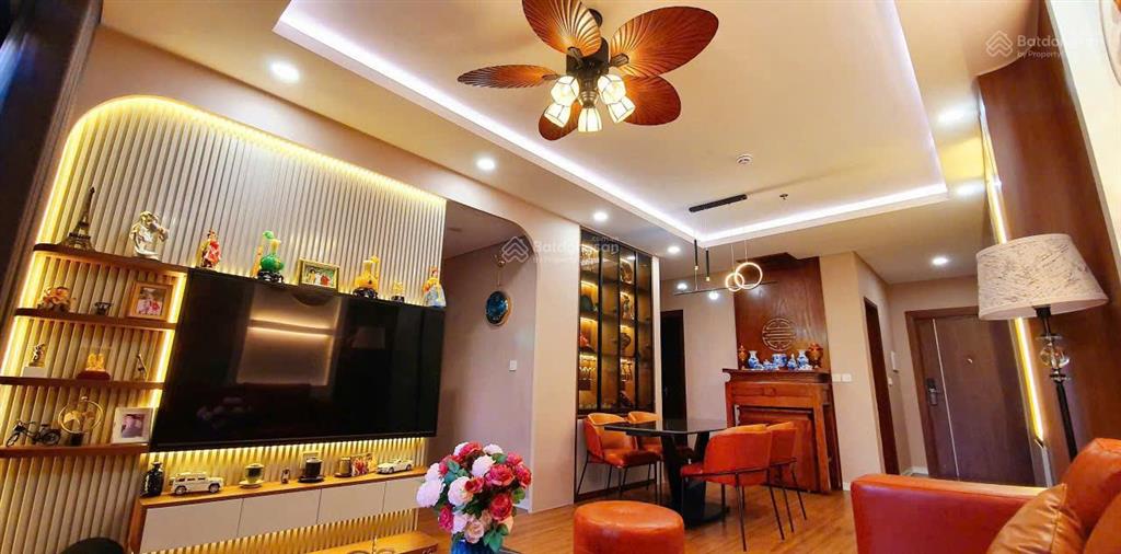 Cần bán căn hộ bình minh garden việt hưng 3pn 2wc sẵn sổ full nội thất giá 7.9 tỷ