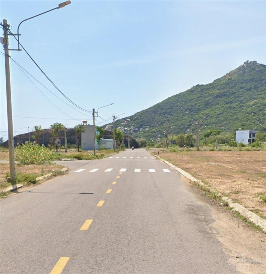 Đất ven biển xã cát tiến diện tích 200m2 giá chỉ 1 tỉ 250 triệu. full thổ cư, đường 16m, gần biển