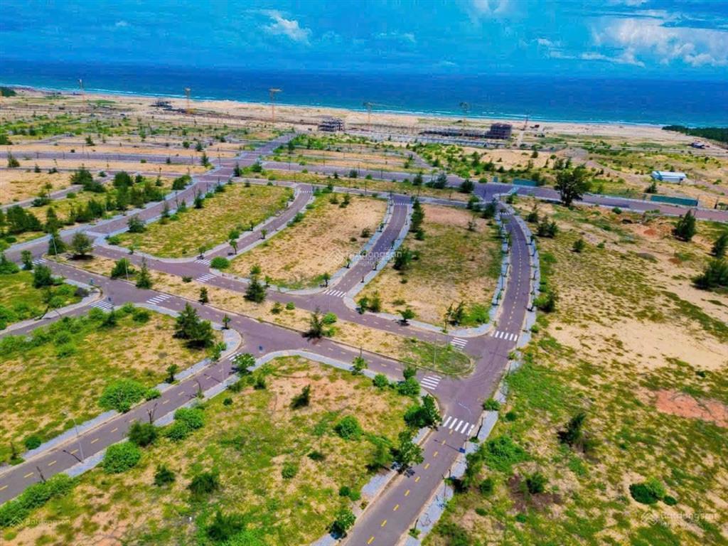 Bán nền đất khu đô thị nhơn hội new city. diện tích 80m2. sổ đỏ sẵn. giá bán chỉ 1 tỉ 350 triệu.