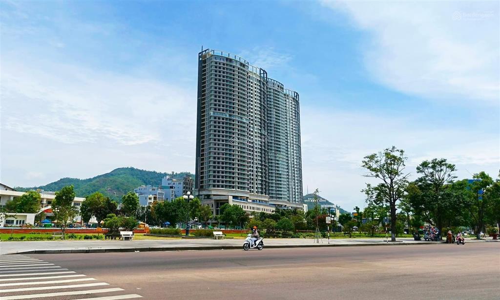 Bán căn hộ chung cư the sailing quy nhơn căn hộ diện tích 50m2. giá 1,95 tỉ. giá thương lượng