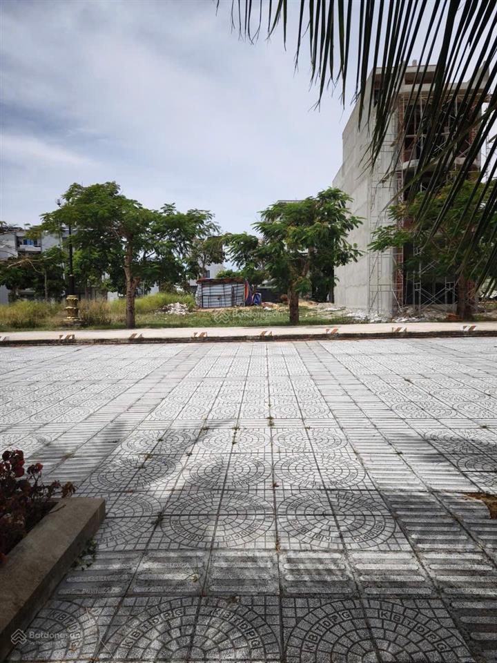 Cần bán gấp lô đất khu đại phú gia quy nhơn. diện tích 81m2. hướng sông mát mẻ. giá bán chỉ 3,15 tỉ