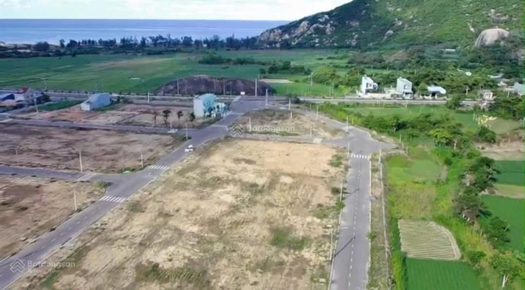 Bán lô đất đẹp gần biển cát hải nhất. full thổ cư. diện tích 200m2, giá bán rõ ràng tốt
