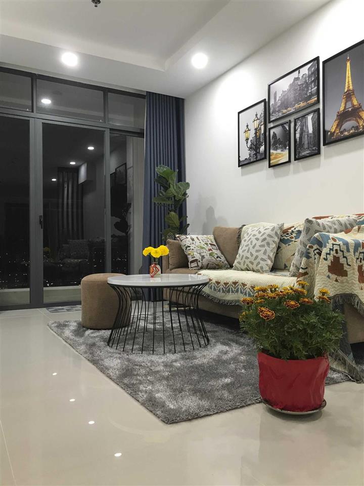 Bán phú đông premier 2pn 70m2 có sổ hồng, 3.4 tỷ, tầng trung, thoáng, tặng nội thất. 0886 277 ***