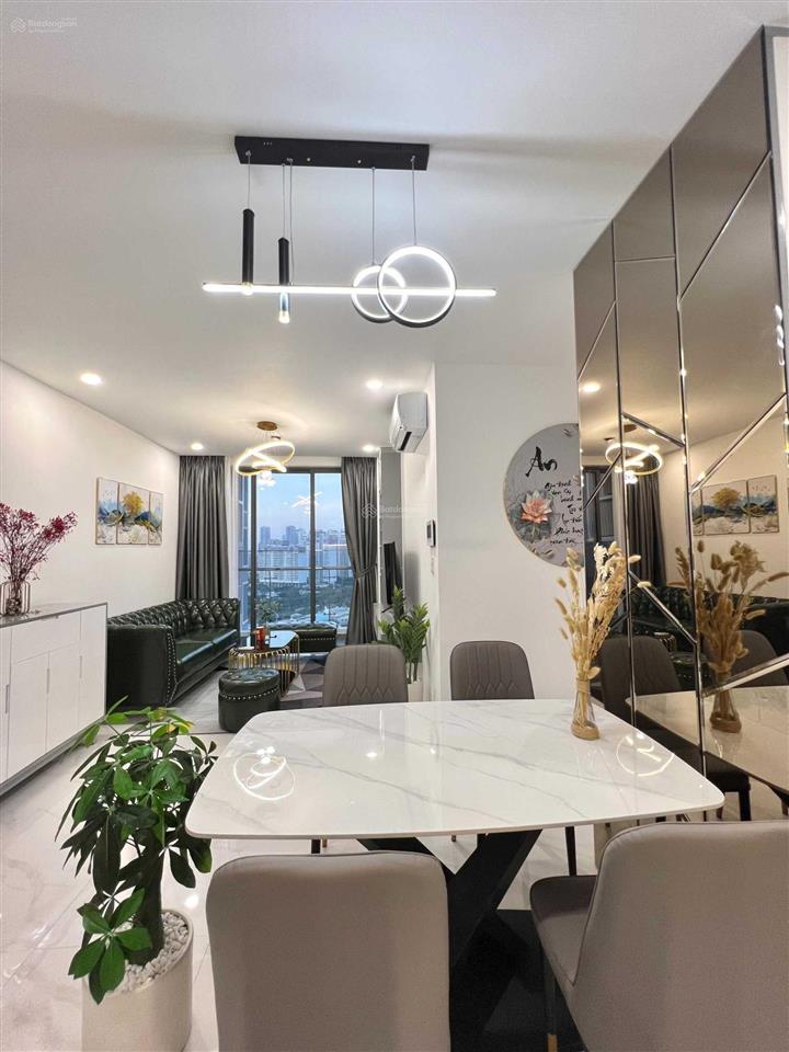 Cần bán các căn precia view hướng đn 1pn 4.7t, 2pn 5.76t, 3pn 7.5t nhà mới lắm  0886 277 ***
