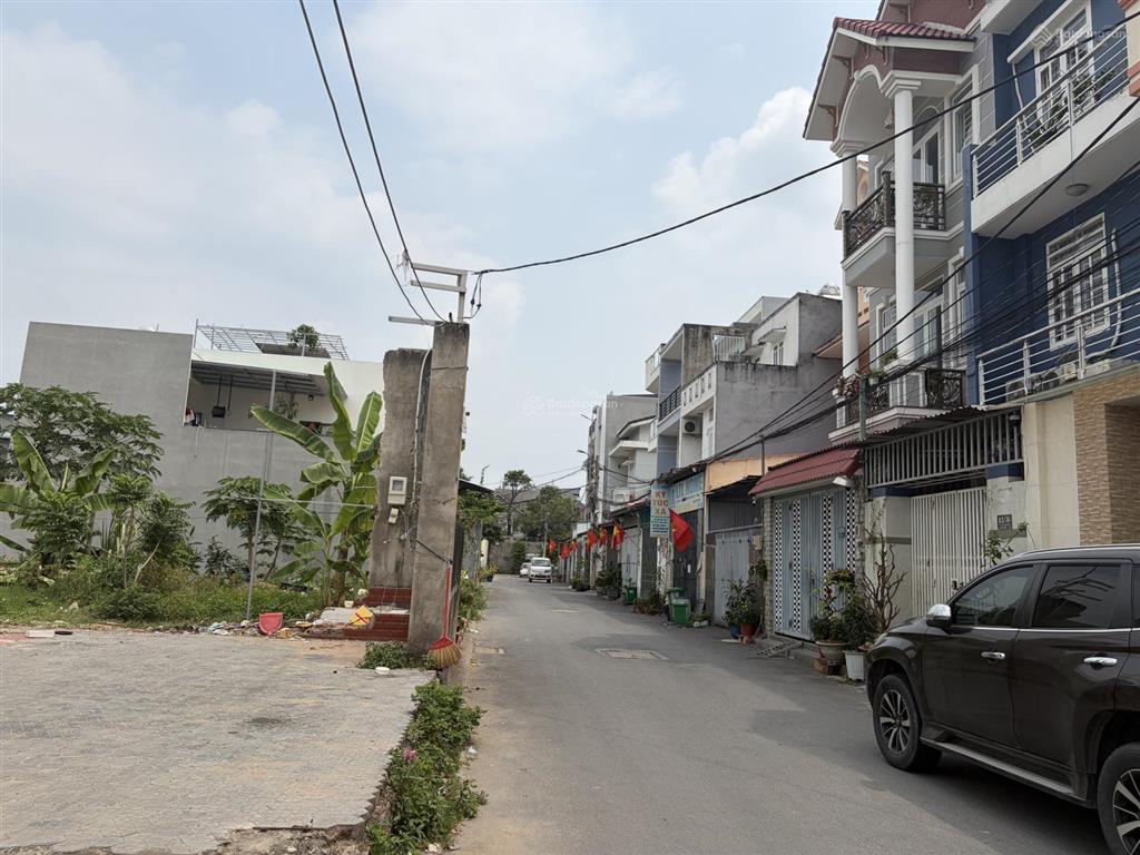 Cần bán nền đất đẹp hẻm 12 đường 339 phước long b, ngay trung tâm