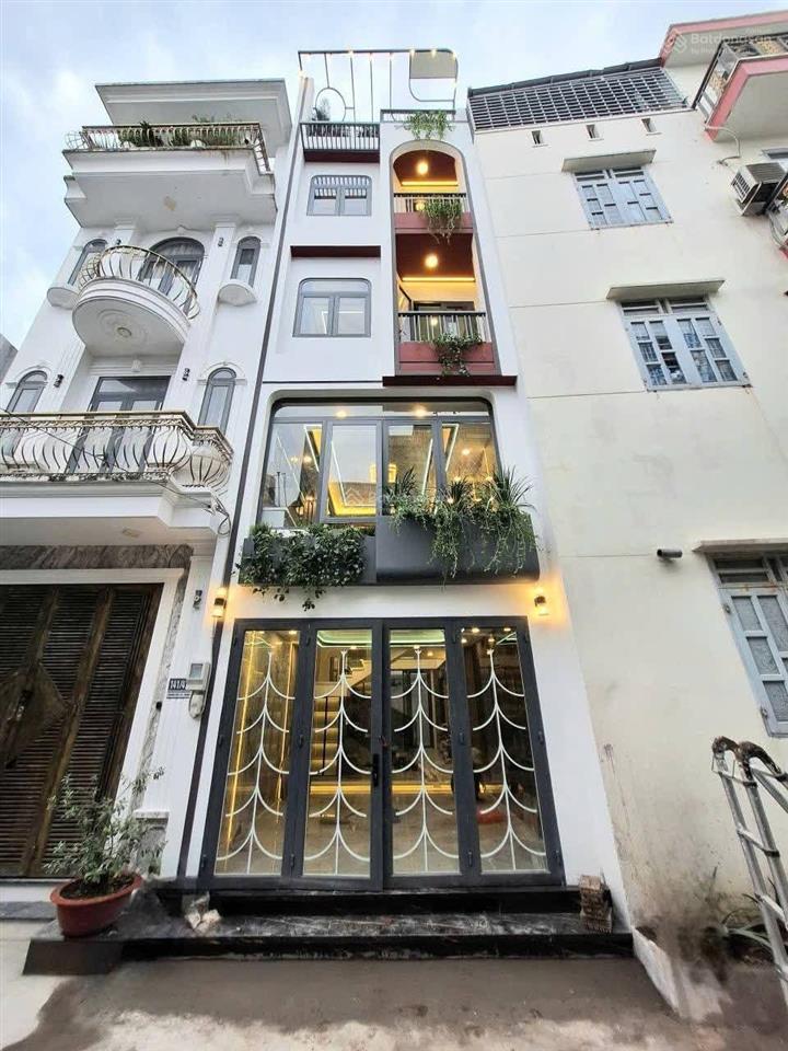 Nhà xây mới sát chợ cầu đồng  ngã tư ga