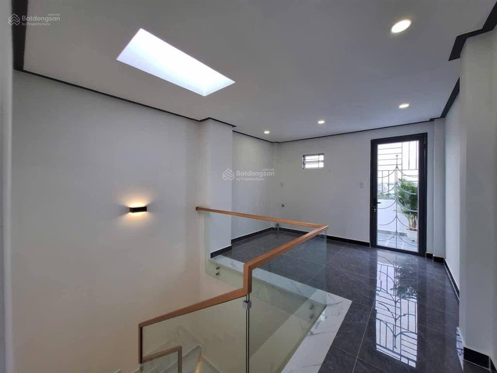 Nhà xây mới sát chợ cầu đồng  ngã tư ga