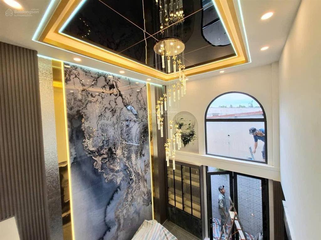 Nhà xây mới sát chợ cầu đồng  ngã tư ga