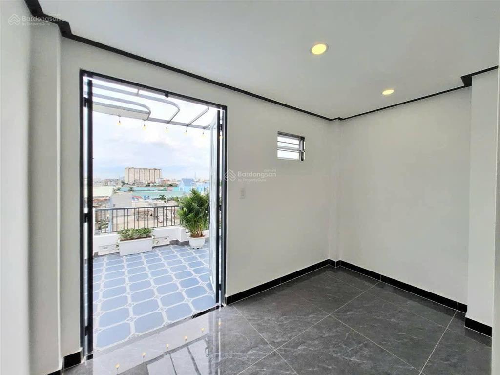 Nhà xây mới sát chợ cầu đồng  ngã tư ga