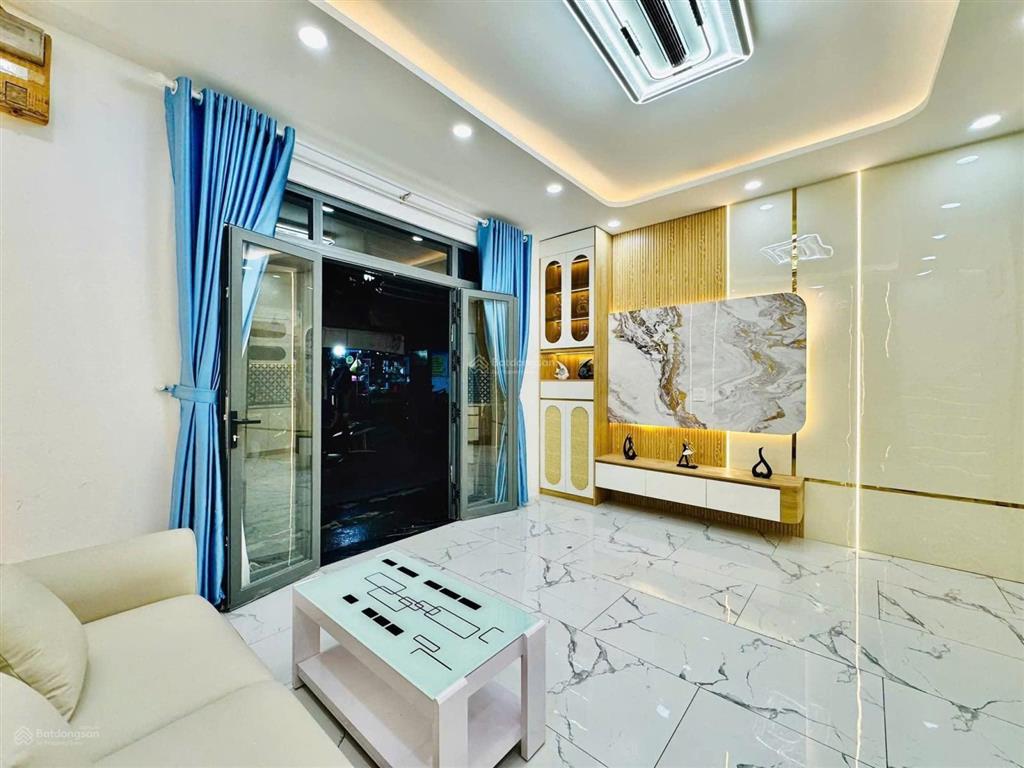 Mặt tiền ngang 5m kinh doanh đa ngành ngay đại học công nghiệp gò vấp