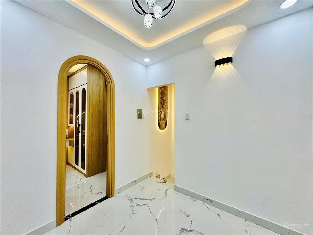 Mặt tiền ngang 5m kinh doanh đa ngành ngay đại học công nghiệp gò vấp