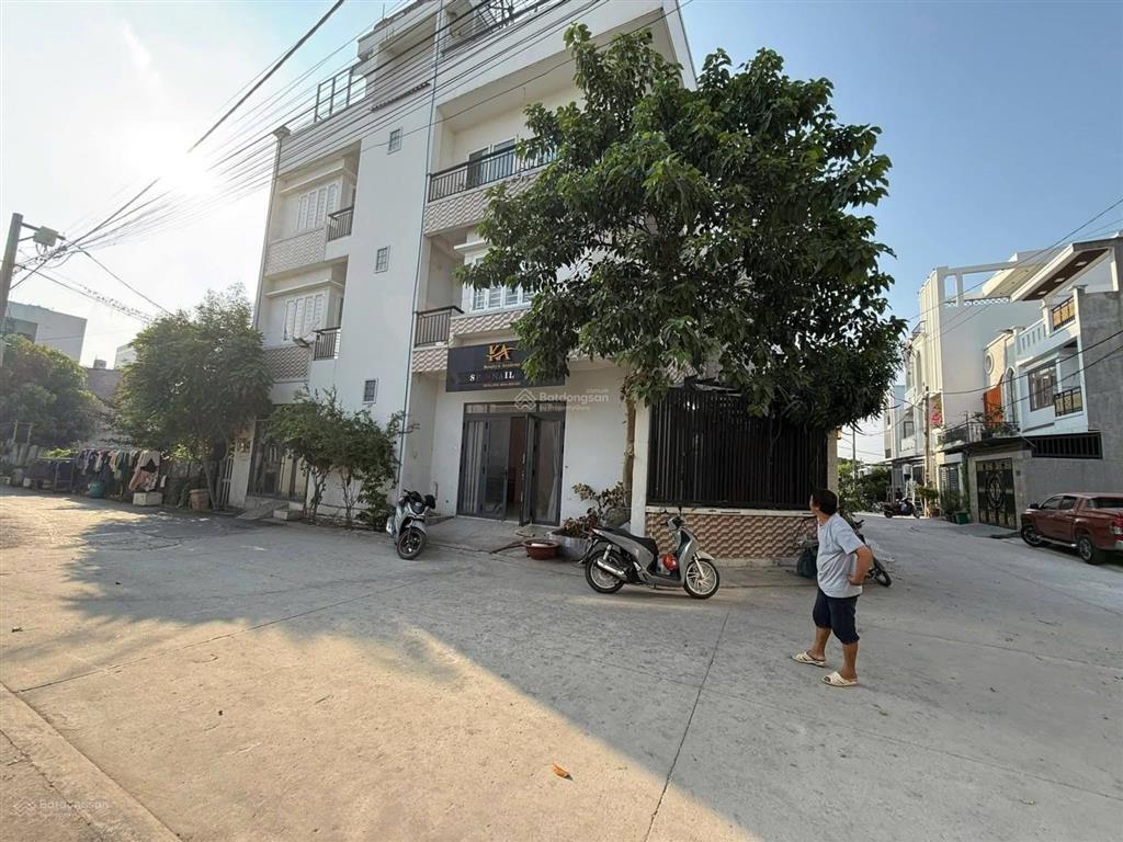 Bán nhà góc 2 mặt tiền  ngang 5.5m siêu hiếm