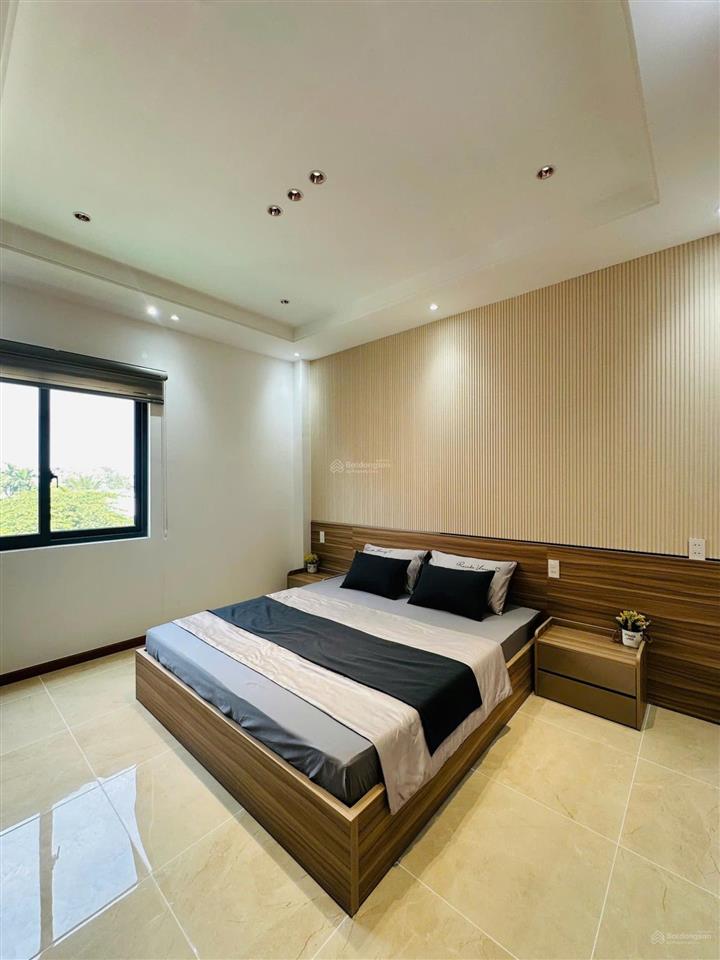 Bán nhà xây mới ngang 5,5m cạnh bên trường cao đẳng điện lực