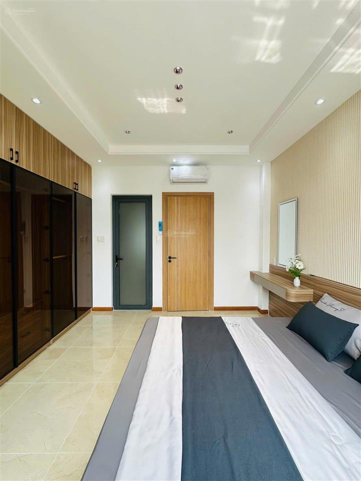 Bán nhà xây mới ngang 5,5m cạnh bên trường cao đẳng điện lực