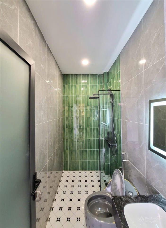 Nhà xây mới 5,5x10, ngay chợ cầu đồng  ngã tư ga, sát bên gò vấp