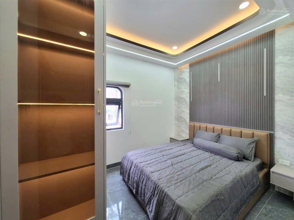 Nhà xây mới 5,5x10, ngay chợ cầu đồng  ngã tư ga, sát bên gò vấp