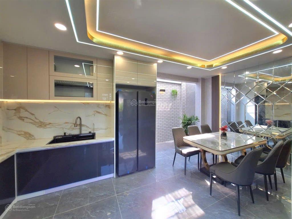 Nhà xây mới 5,5x10, ngay chợ cầu đồng  ngã tư ga, sát bên gò vấp