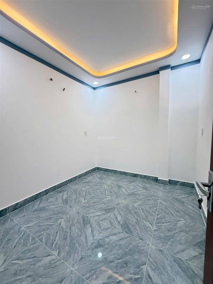 Bán nhà ngay võ thị liễu gần trường đại học nguyễn tất thành