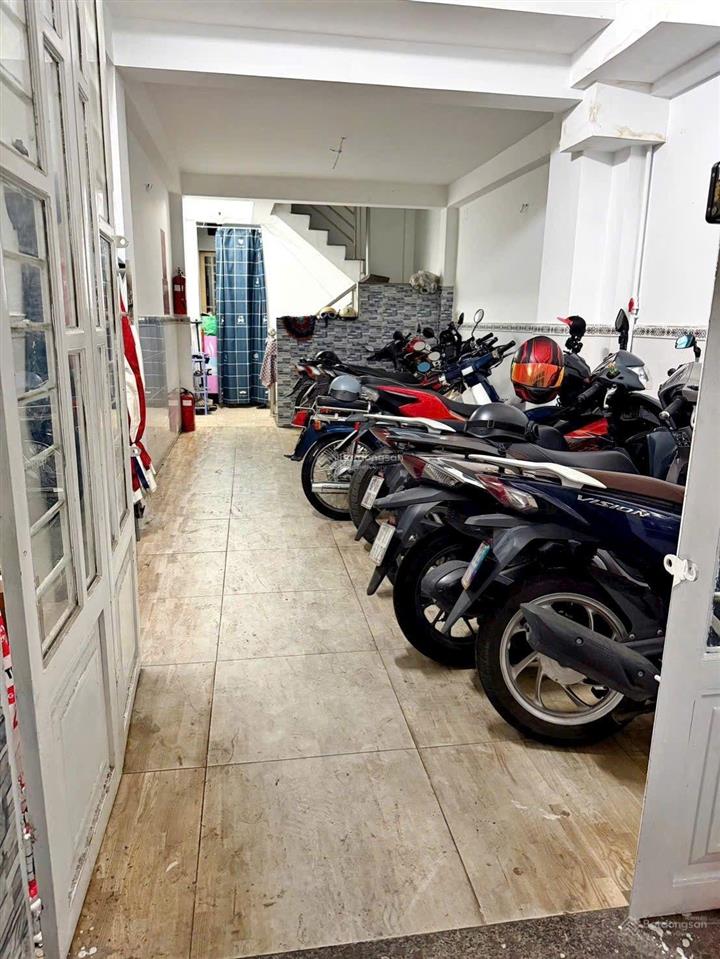 Bán nhà có 10 phòng cho thuê gần 40tr/tháng ngay trường đại học công nghiệp 4