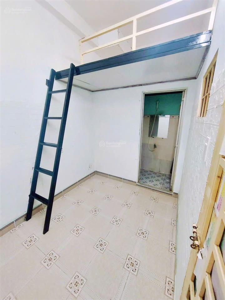 Bán nhà có 10 phòng cho thuê gần 40tr/tháng ngay trường đại học công nghiệp 4
