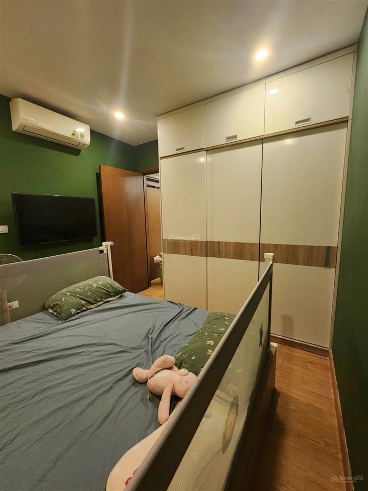 Cho thuê 9,5 triệu
căn 2 phòng ngủ, gelexia 727 tam trinh, hoàng mai, hà nội. 0916 800 *** em thu