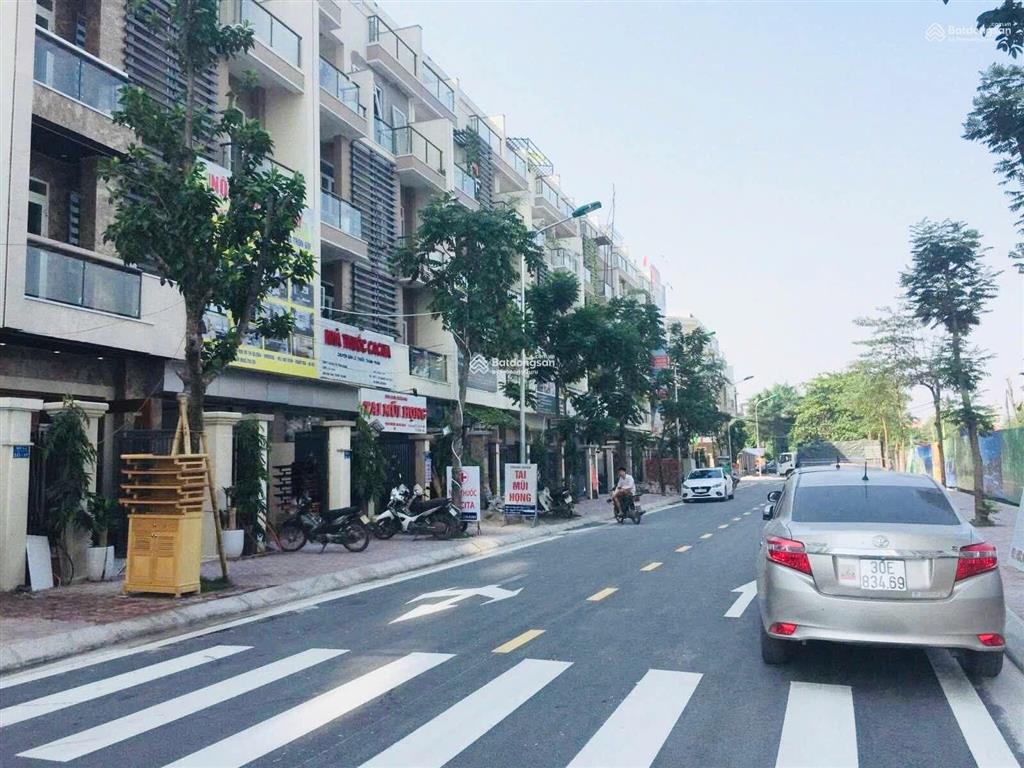 Cần bán căn liền kề gelexia 885 tam trinh, hoàng mai, hà nội. 66m x 5.5 tầng. 20,5 tỷ thương lượng