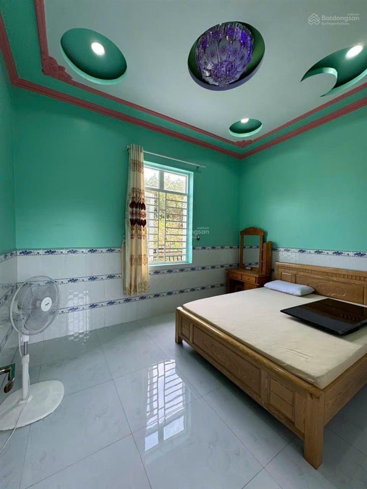 Bán nhà vườn phú giáo, bình dương, 2 lầu, 4 ngủ, có bể bơi, có cột viettel 4 triệu/tháng 0962 608 ***