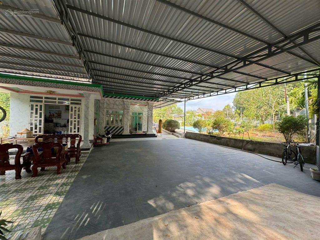 Bán nhà vườn phú giáo, bình dương, 2 lầu, 4 ngủ, có bể bơi, có cột viettel 4 triệu/tháng 0962 608 ***